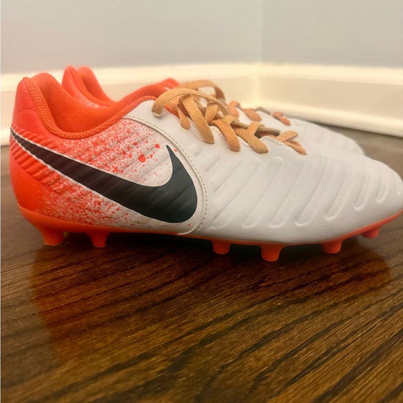 Nike Vibrant Orange and White Cleats - Picture 1 of 4